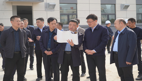 泌阳县领导对重点项目建设进行现场办公